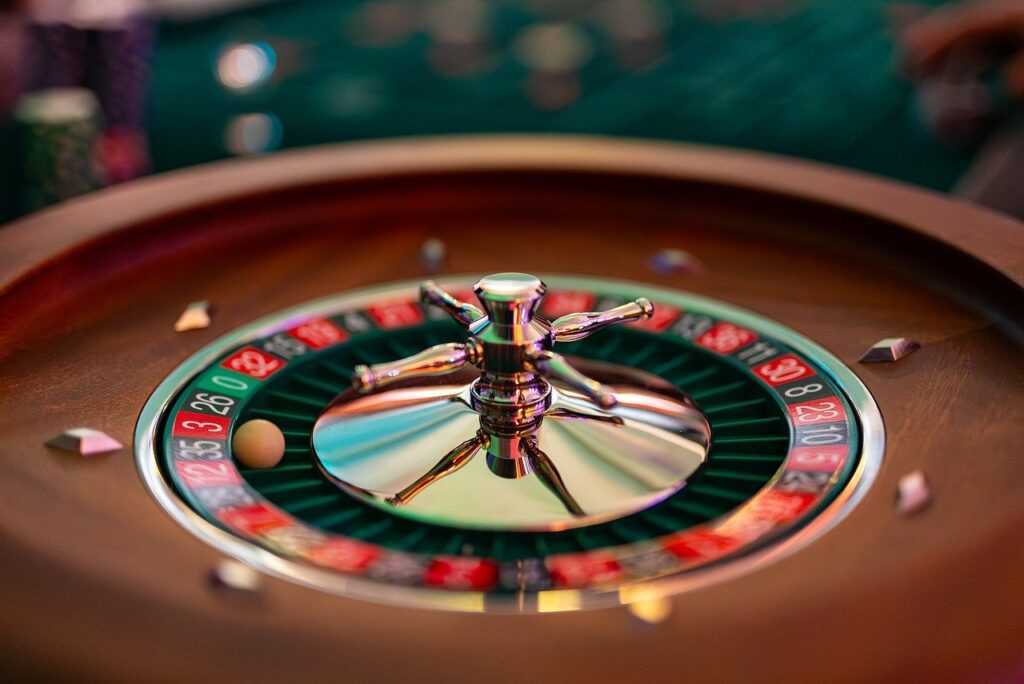 poker, casino, gambling, roulette, profit, rotation, win, game, luck, table, spinning, wheel, ball, numbers